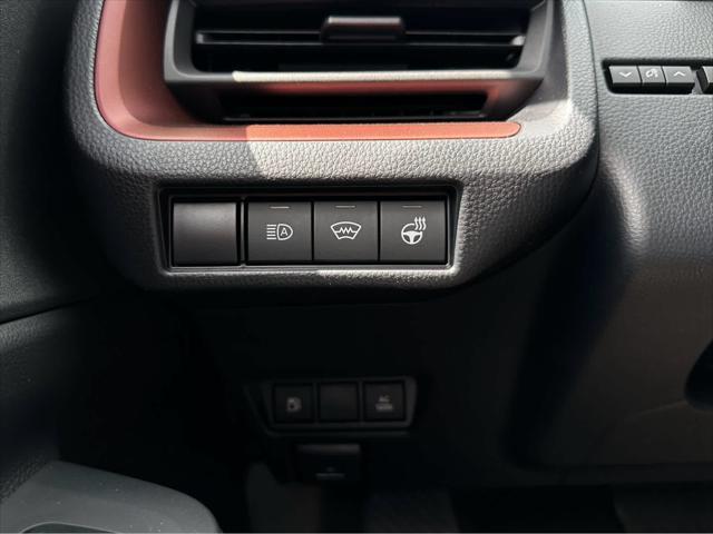 Photo of 2025 Wind Chill Pearl Toyota Prius Plug-In Hybrid