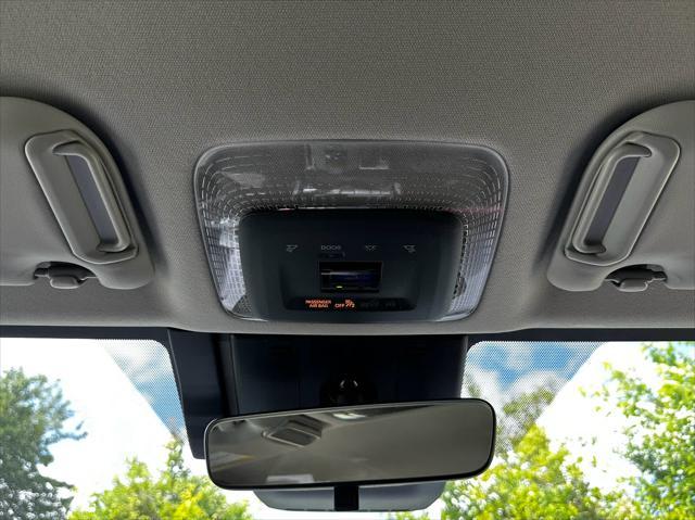 Photo of 2025 Wind Chill Pearl Toyota Prius Plug-In Hybrid