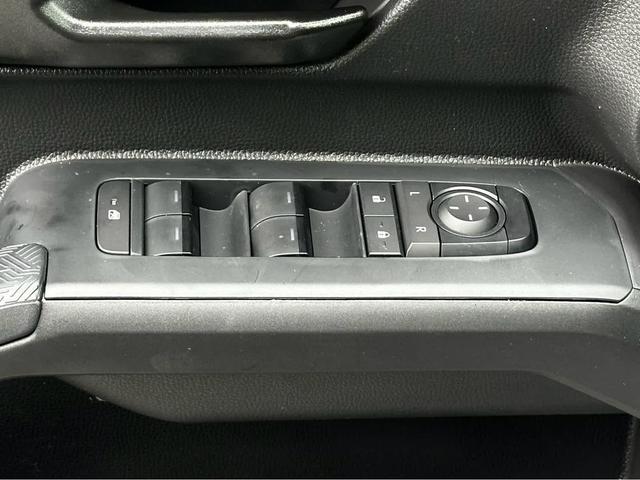 Photo of 2025 Ice Cap Toyota Tacoma