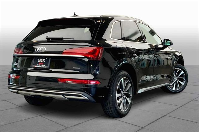 Photo of 2021 Mythos Black Metallic Audi Q5