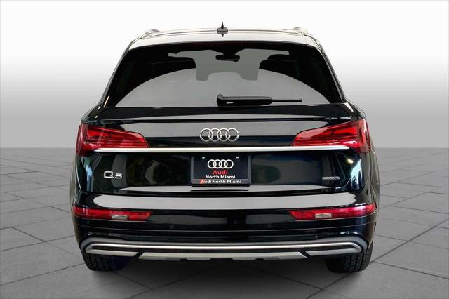 Photo of 2021 Mythos Black Metallic Audi Q5