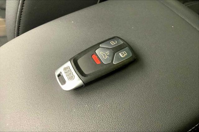 Photo of 2021 Mythos Black Metallic Audi Q5