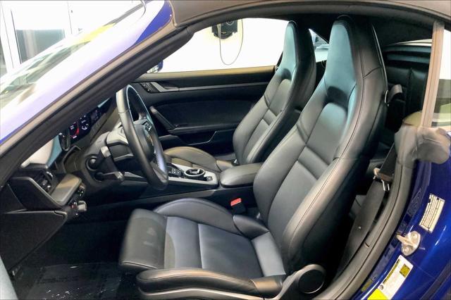 Photo of 2021 Gentian Blue Metallic Porsche 911