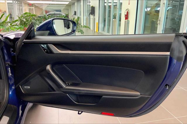 Photo of 2021 Gentian Blue Metallic Porsche 911