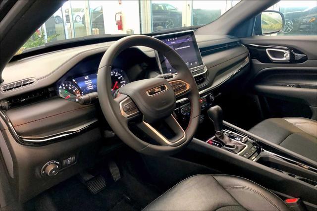 Photo of 2024 Diamond Black Crystal Pearlcoat Jeep Compass