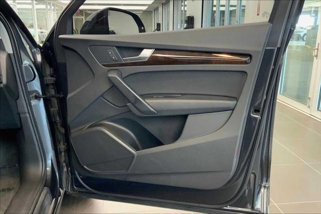 Photo of 2019 Manhattan Gray Metallic Audi Q5
