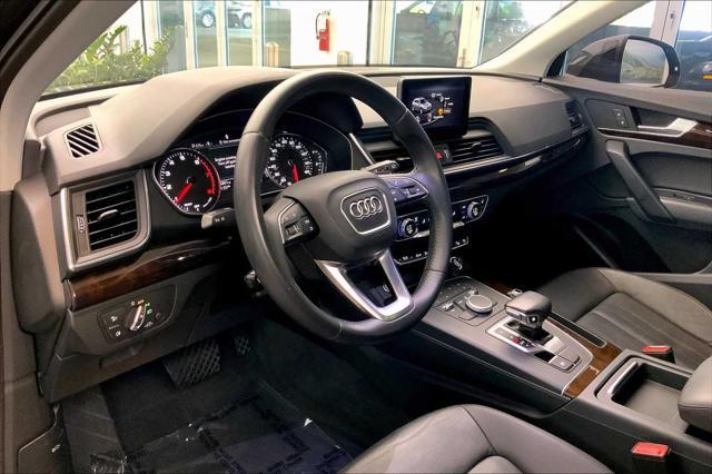 Photo of 2019 Manhattan Gray Metallic Audi Q5