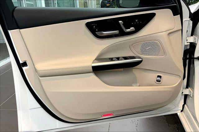 Photo of 2025 WHITE Mercedes-Benz C-Class