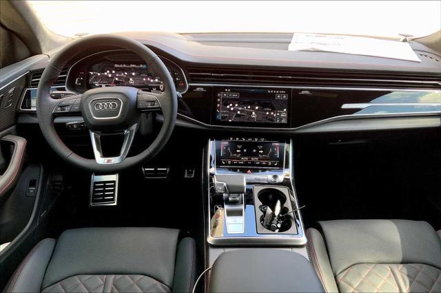 Photo of 2025 Glacier White m Audi SQ8