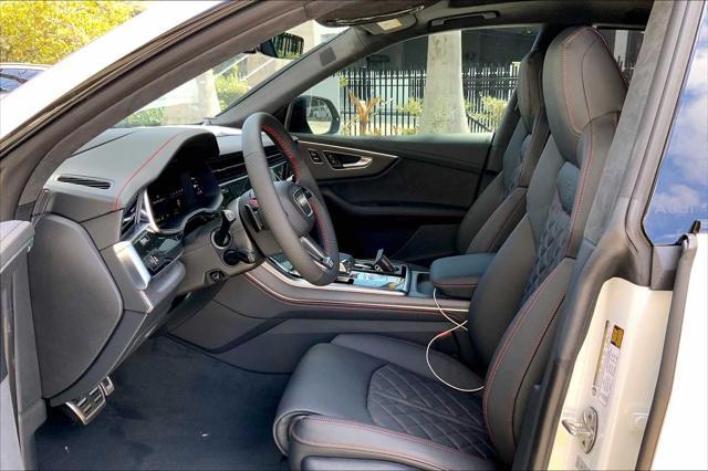 Photo of 2025 Glacier White m Audi SQ8