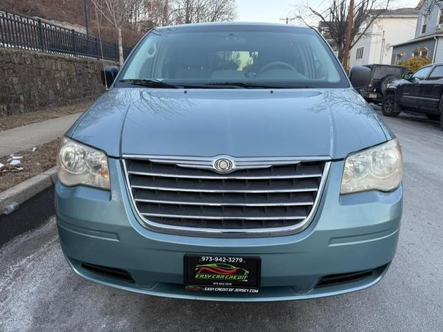 Photo of 2010 Clearwater Blue Pearlcoat Chrysler Town & Country