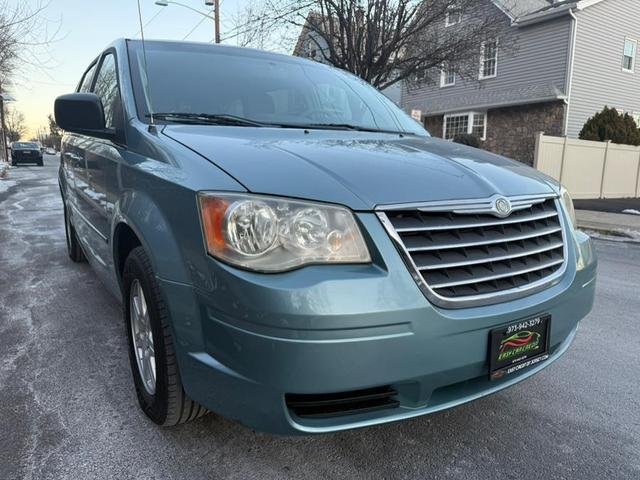 Photo of 2010 Clearwater Blue Pearlcoat Chrysler Town & Country