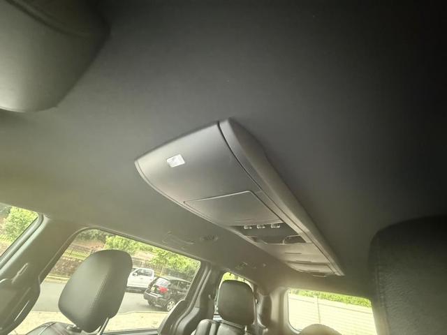 Photo of 2017 Granite Pearlcoat Dodge Grand Caravan