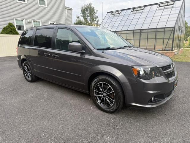 Photo of 2017 Granite Pearlcoat Dodge Grand Caravan