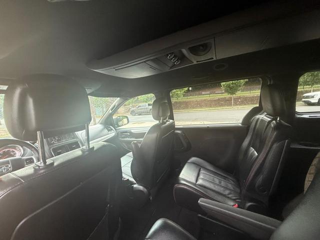 Photo of 2017 Granite Pearlcoat Dodge Grand Caravan