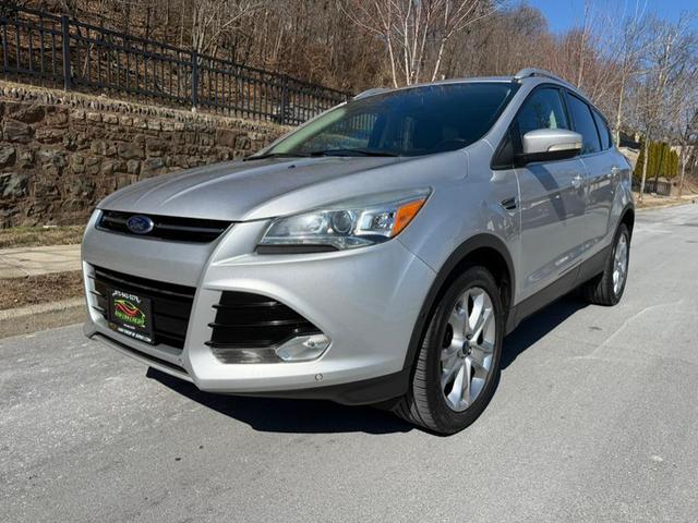 Photo of 2014 Ingot Silver Metallic Ford Escape