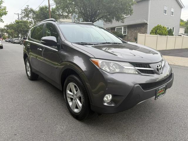 Photo of 2013 Magnetic Gray Metallic Toyota RAV4