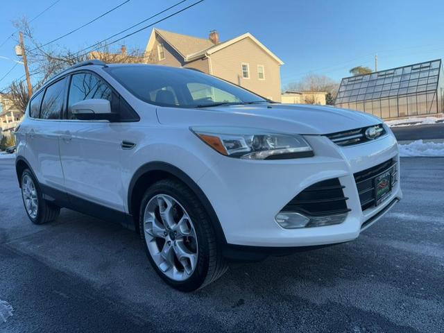 Photo of 2013 White Platinum Tricoat Ford Escape