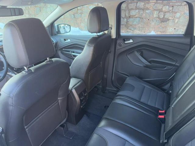Photo of 2013 White Platinum Tricoat Ford Escape