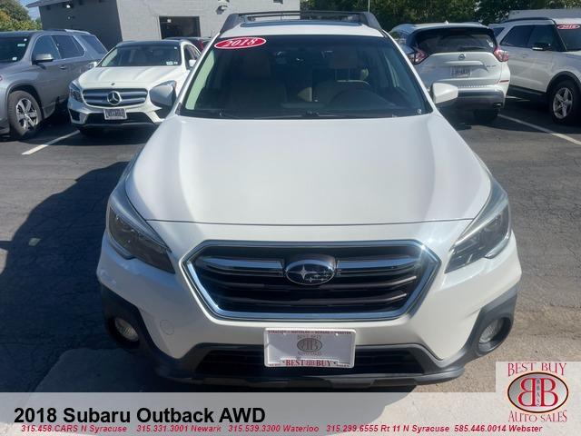 Photo of 2018 White Subaru Outback