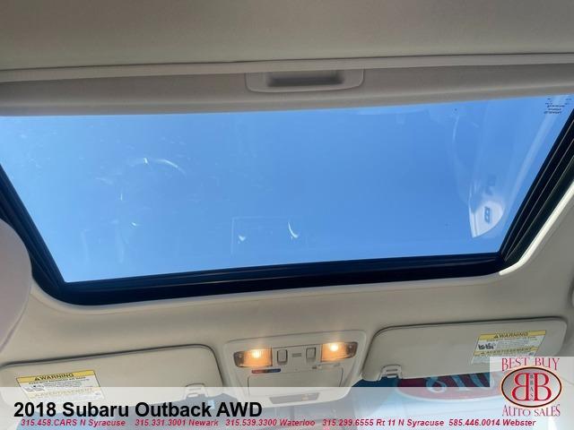 Photo of 2018 White Subaru Outback
