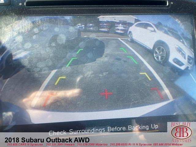 Photo of 2018 White Subaru Outback