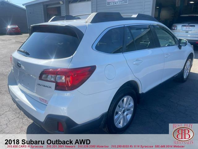 Photo of 2018 White Subaru Outback