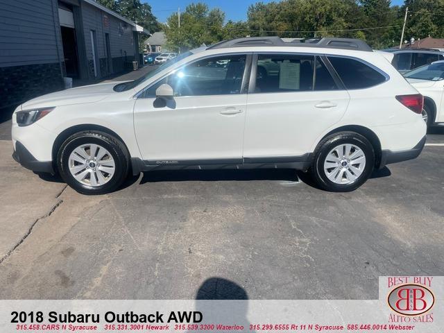 Photo of 2018 White Subaru Outback