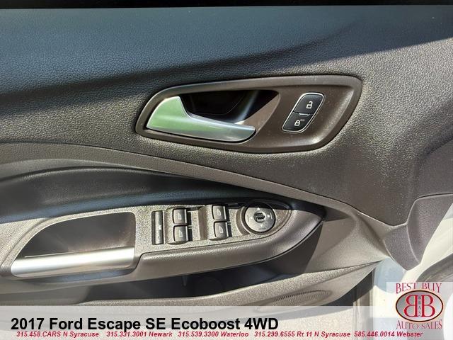 Photo of 2017 White Ford Escape