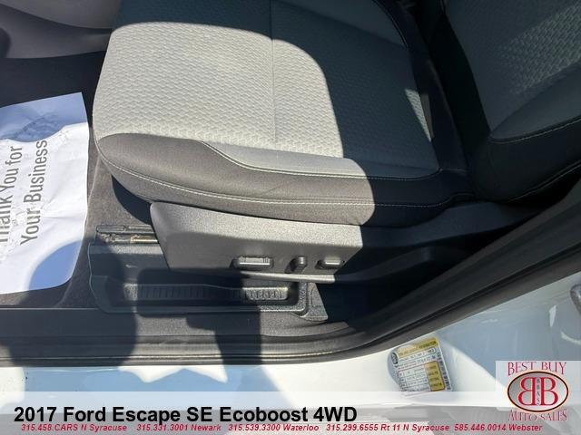 Photo of 2017 White Ford Escape