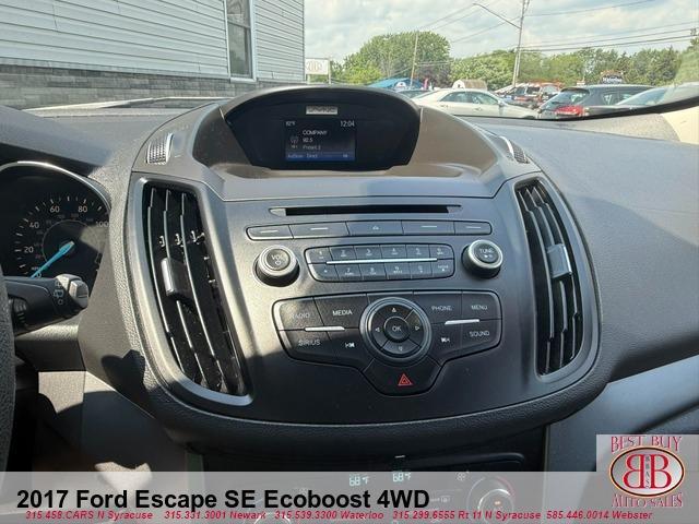 Photo of 2017 White Ford Escape
