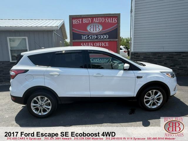 Photo of 2017 White Ford Escape