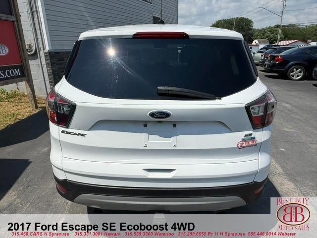 Photo of 2017 White Ford Escape