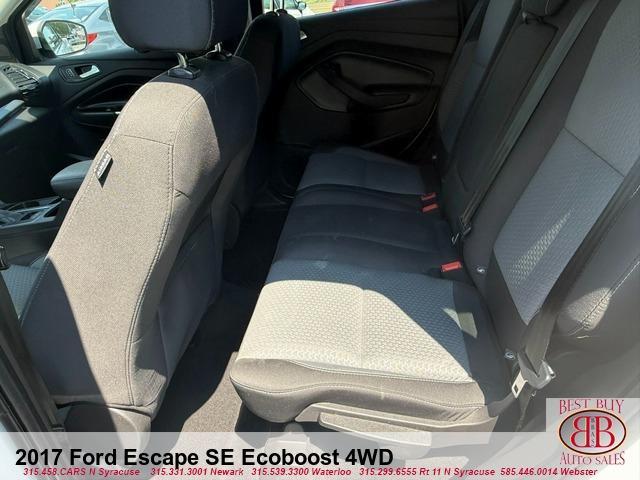 Photo of 2017 White Ford Escape