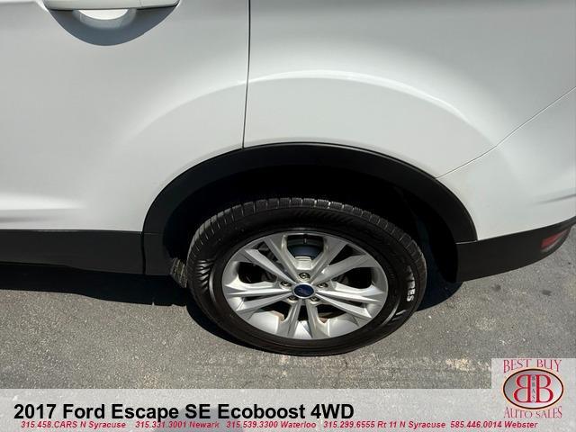 Photo of 2017 White Ford Escape
