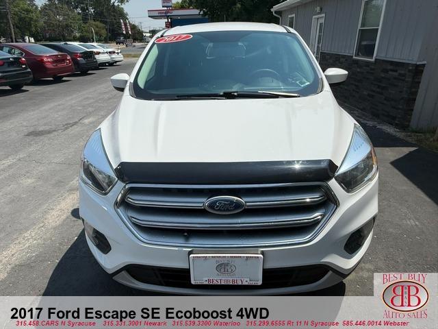 Photo of 2017 White Ford Escape