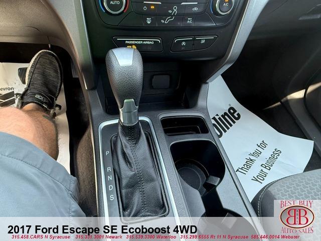Photo of 2017 White Ford Escape