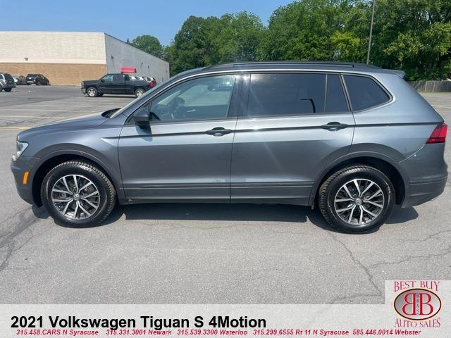Photo of 2021 Platinum Gray Metallic Volkswagen Tiguan