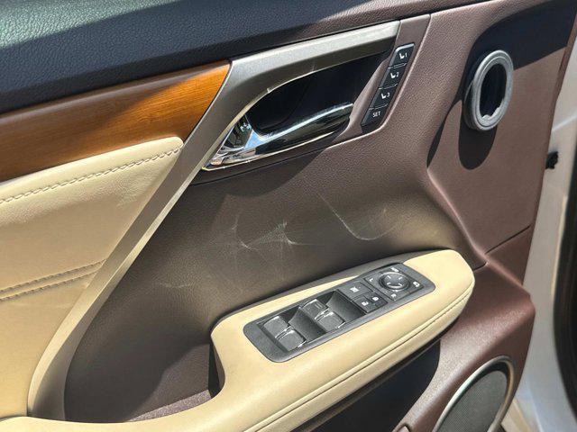 Photo of 2019 Ultra White Lexus RX 350