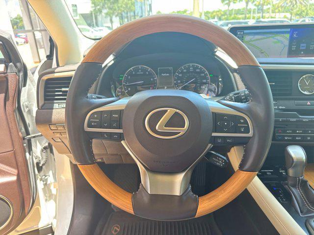 Photo of 2019 Ultra White Lexus RX 350