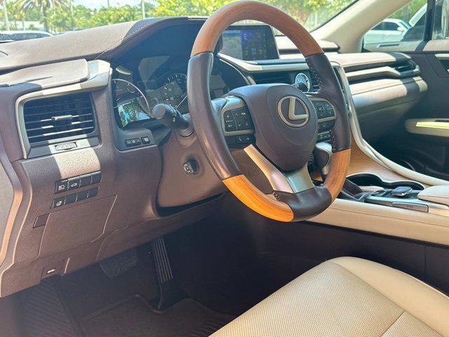 Photo of 2019 Ultra White Lexus RX 350