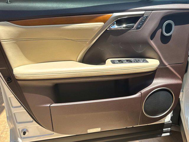 Photo of 2019 Ultra White Lexus RX 350