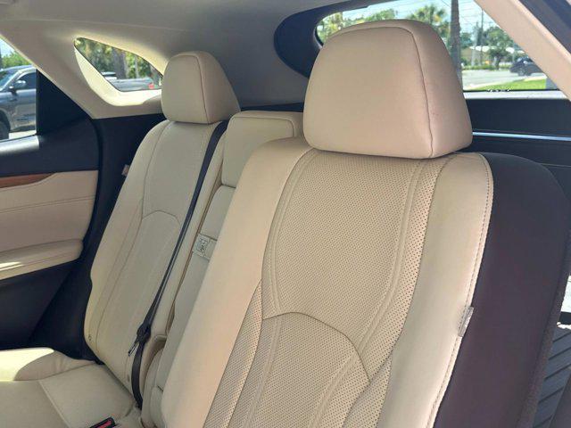 Photo of 2019 Ultra White Lexus RX 350