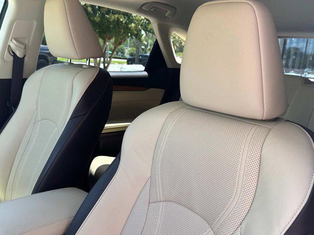 Photo of 2019 Ultra White Lexus RX 350