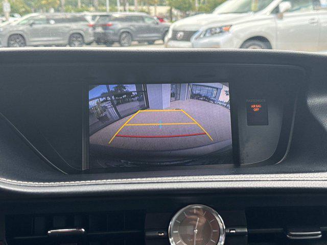 Photo of 2016 Silver Lexus ES 350