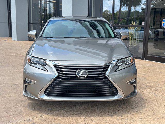Photo of 2016 Silver Lexus ES 350