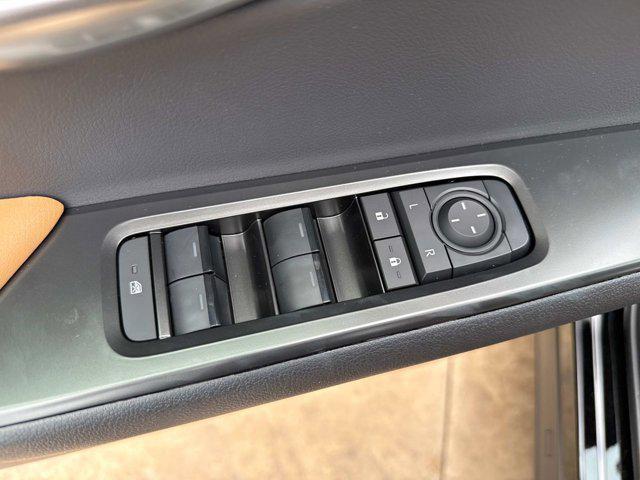 Photo of 2025 Obsidian Lexus UX 300h