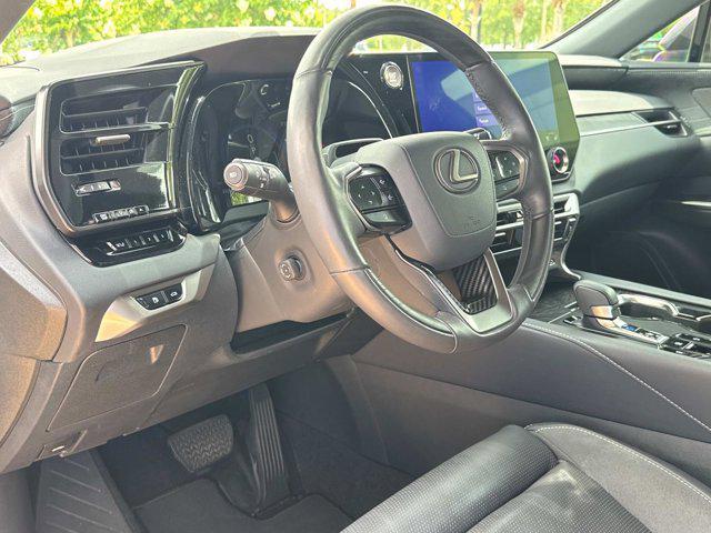 Photo of 2023 Gray Pearl Lexus RX 350