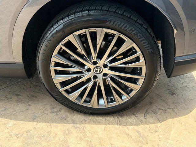 Photo of 2023 Gray Pearl Lexus RX 350