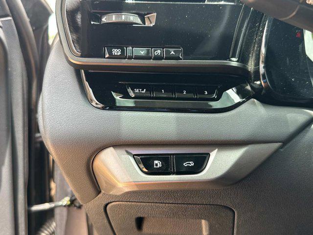 Photo of 2023 Gray Pearl Lexus RX 350